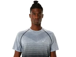 Fashion ASICS MEN SEAMLESS SHORT SLEEVE TOP Performance Black/Carrier Grey